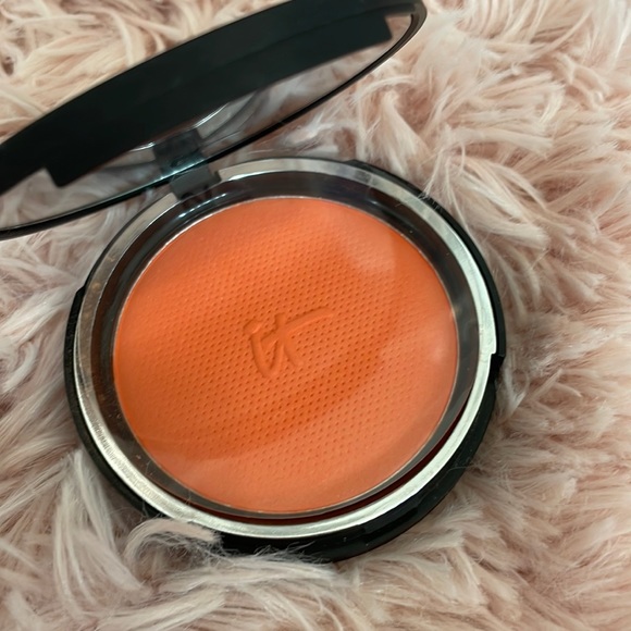 It cosmetics blush - Picture 2 of 2